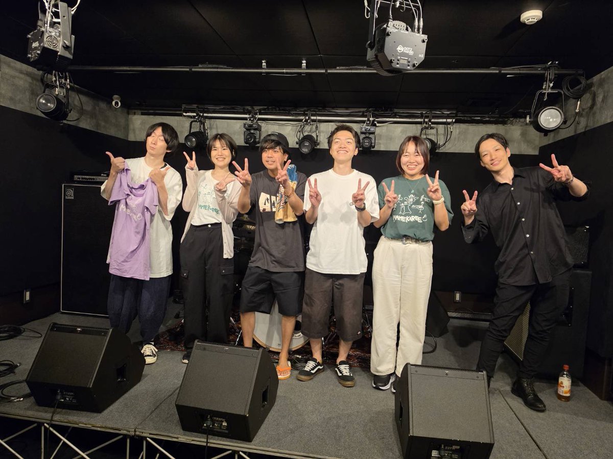 sushikaree's tweet photo. 対バンしてくださったTRASH POINTさん本当にありがとうございました🍣
9割オリジナルのセトリでめちゃくちゃカッコよかった🍛
本当に良い曲ばかりなので聴いてほしい🍣
またいつか必ず対バンしてください🍛
その時のためにめちゃくちゃ練習しときます🍣🍛
#スシカレー
#TRASHPOINT https://t.co/Tds2VIpWDn