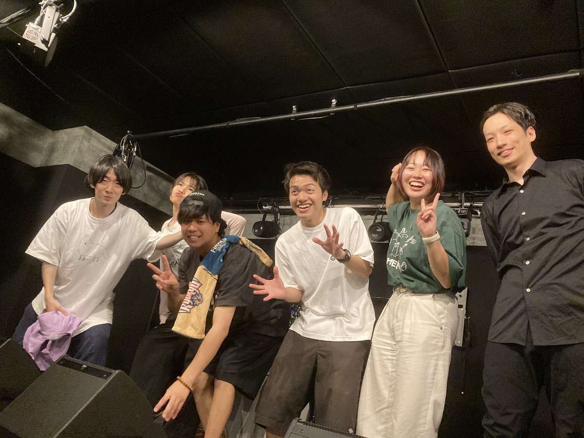 sushikaree's tweet photo. 対バンしてくださったTRASH POINTさん本当にありがとうございました🍣
9割オリジナルのセトリでめちゃくちゃカッコよかった🍛
本当に良い曲ばかりなので聴いてほしい🍣
またいつか必ず対バンしてください🍛
その時のためにめちゃくちゃ練習しときます🍣🍛
#スシカレー
#TRASHPOINT https://t.co/Tds2VIpWDn
