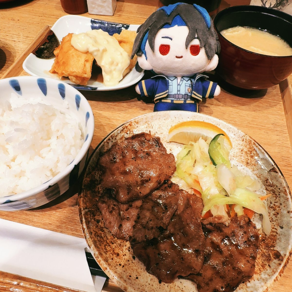 09manachu19's tweet photo. 最っっっ高のライブのあとは肉を食うんだっ🍖♪ https://t.co/FVm1QOyyrN