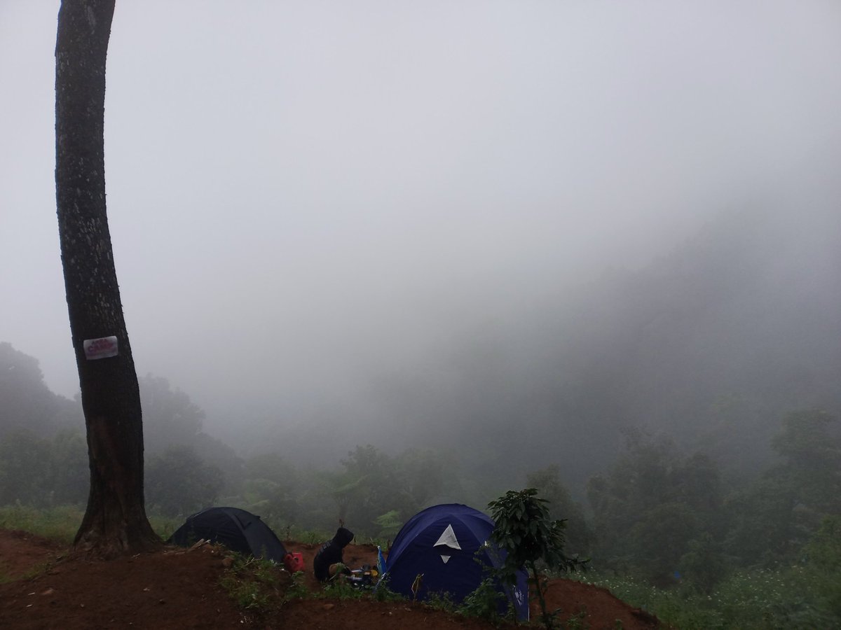 LDMSSY's tweet photo. @zakiberkata Hari ini gak dapet langit biru 😭😭 https://t.co/MTHpZvEXoL