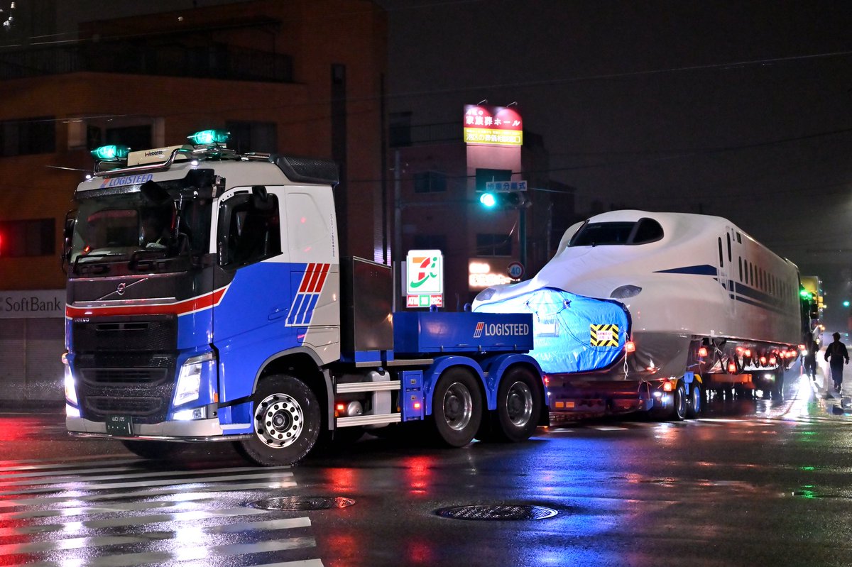 kiha472's tweet photo. 2026/5/29
JR東海N700S系新製陸送
N700S系J58編成16号車
雨の中通過しました。お会いした皆様お疲れ様でした。 https://t.co/WZFAJtspef