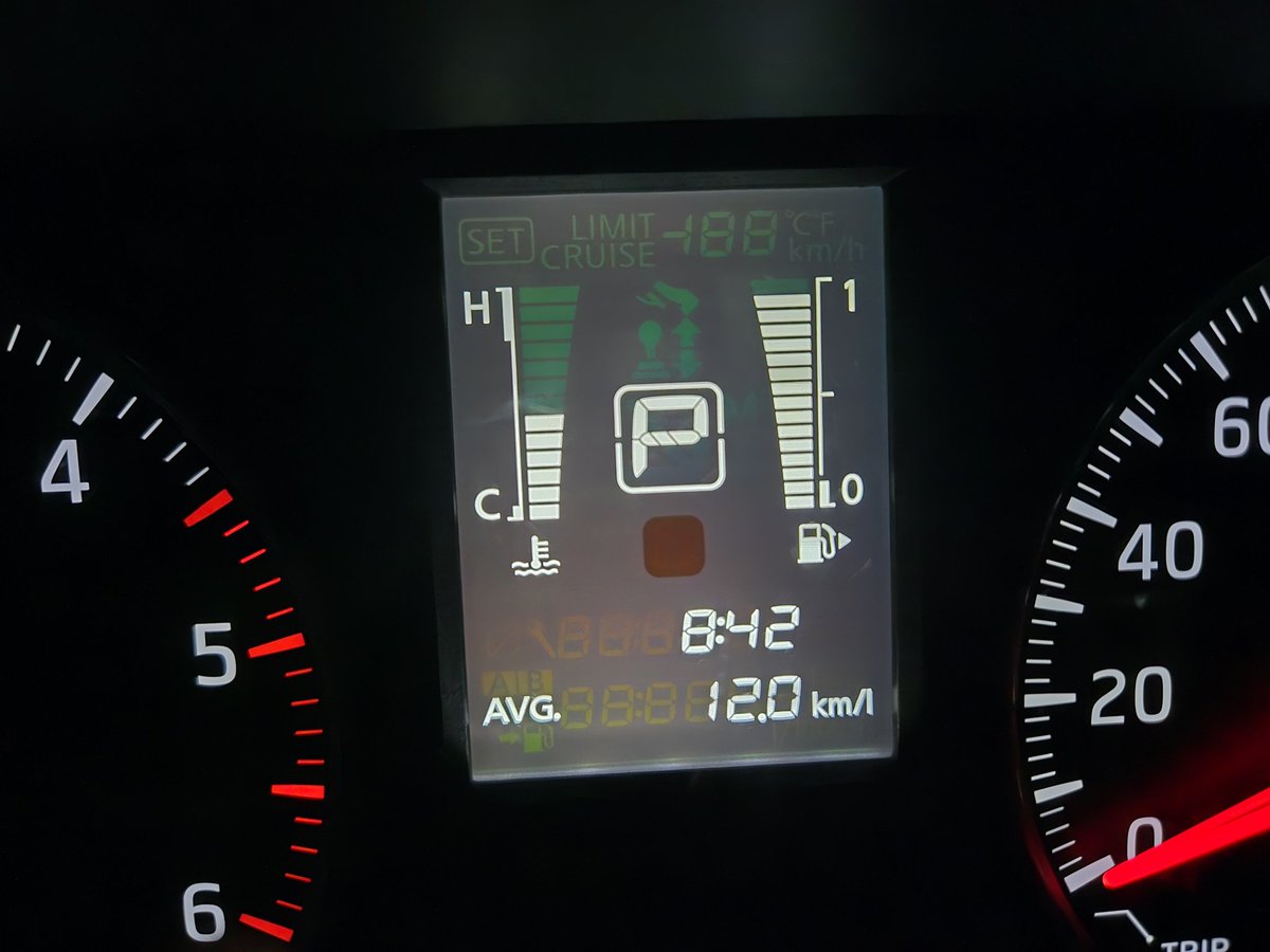 Z_X6660's tweet photo. nv350キャラバン燃費12km！
今までの最高燃費は11.3km前後しかなかったのに、5年4ヶ月96479km乗って初めて見た！
 
nv350
DX
乗車定員9人
YD25DDTi
5AT
4WD

#nv350
#日産NISSAN https://t.co/Wj9GcshPp4