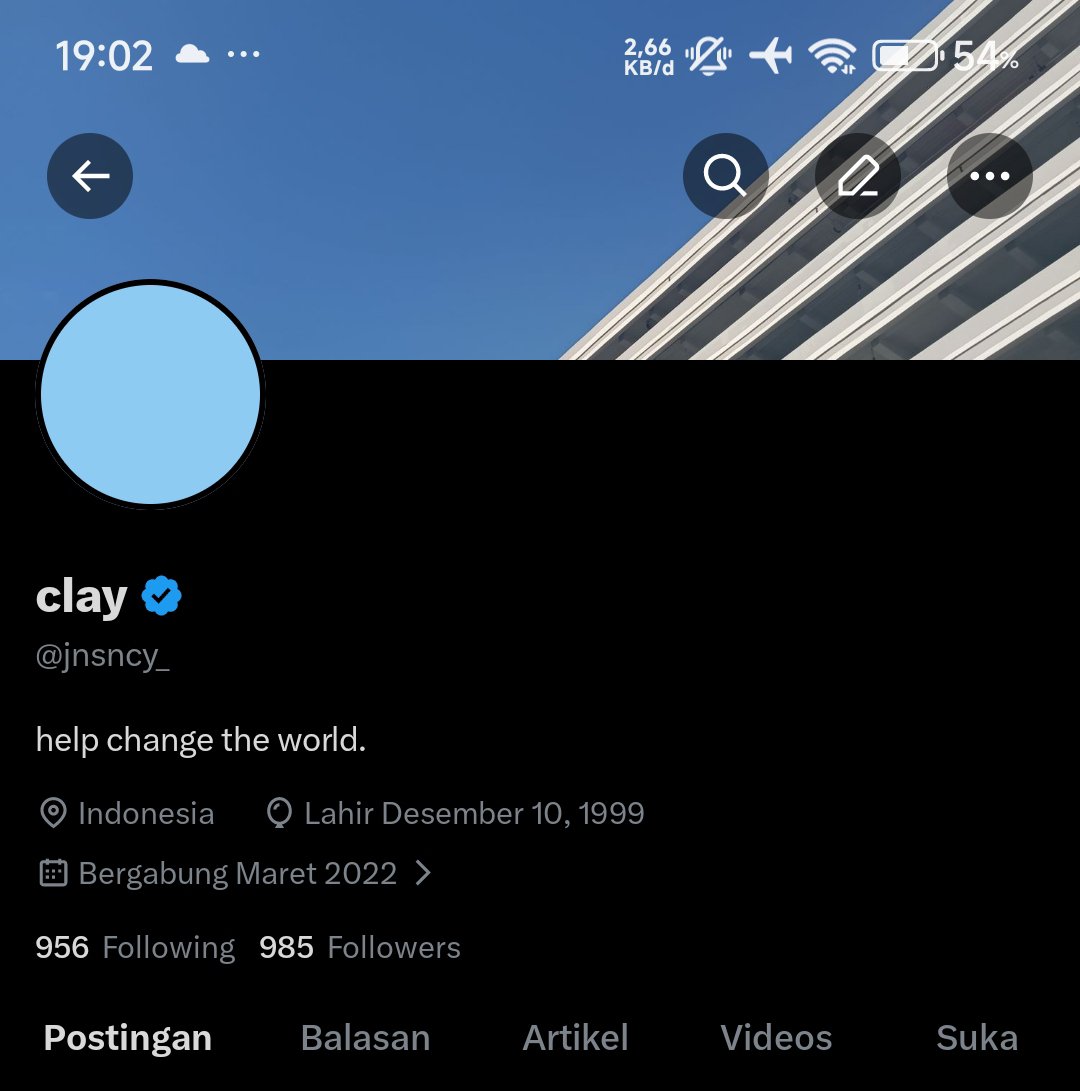 clay tweet media