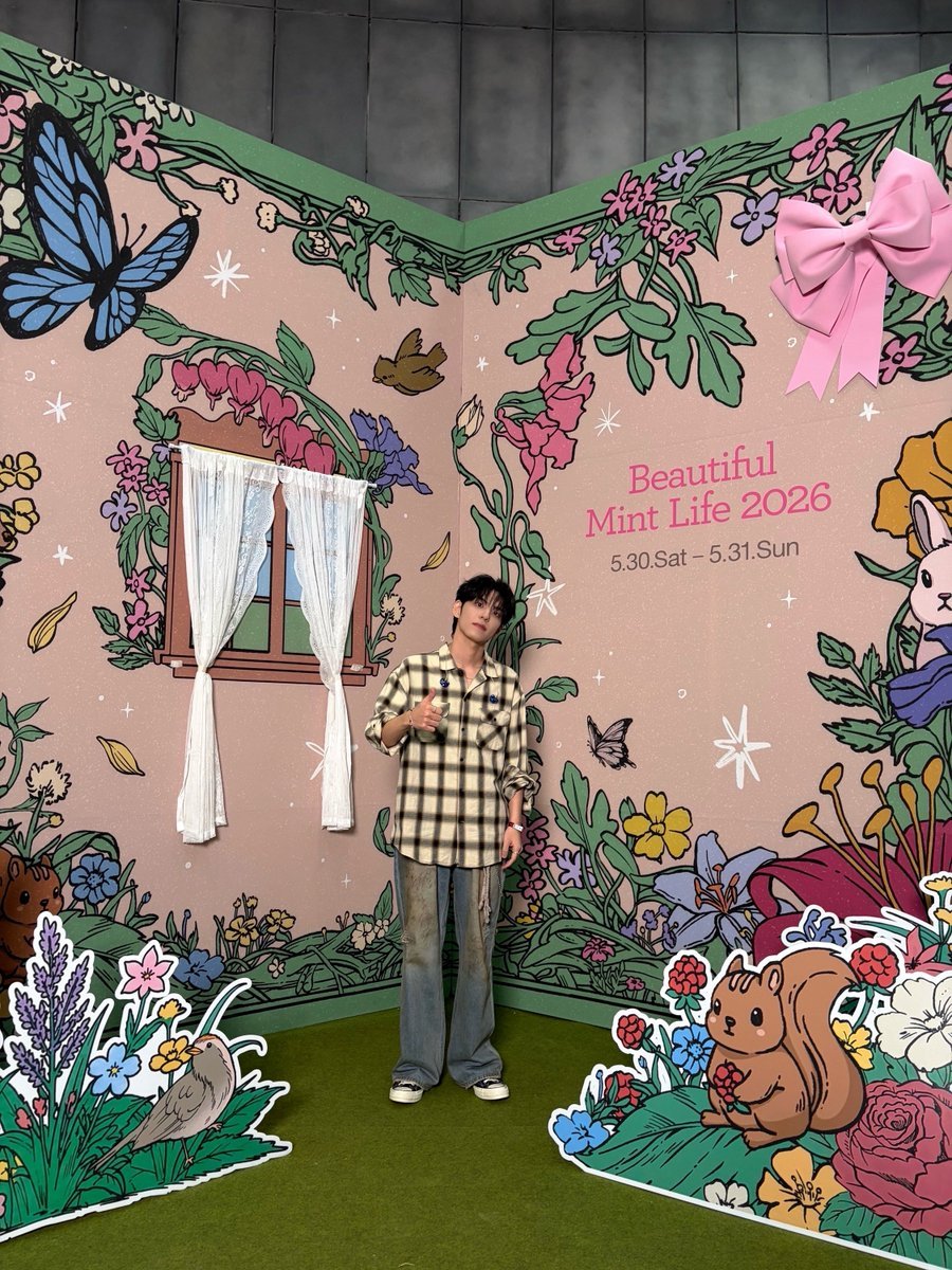 whatday6use's tweet photo. 🐰 260531 Wonpil - Beautiful Mint Life

Khakis - Shadow Plaid Shirt Beige
₩229,000
🛒https://t.co/moe0aCXwRj

Andersson Bell - UNISEX DESTROYED WIDE-LEG JEANS apa864u(BLUE)
₩245,000 
🛒 https://t.co/poQy6hVngy

#DAY6 #데이식스 #WONPIL #원필 https://t.co/XlGDsVu9lX