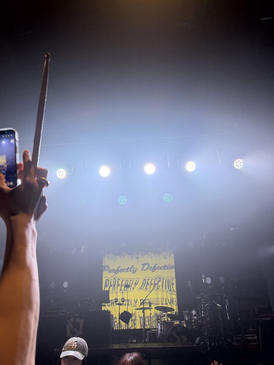 Ri_____t__6's tweet photo. ２本揃ったからドラム始めようね🥁

#PD_TOUR2026
 #NovelCore https://t.co/Ao3zxvESwm