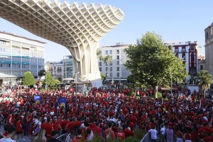 BomboneraInside's tweet photo. La asociación Accionistas Unidos, Biris Norte y la Federación de Peñas del #SevillaFC promueve una Junta General Extraordinaria de Accionistas para llegar al cese del actual Consejo de Administración y la Ampliación de Capital. https://t.co/jEpDxpG4M6