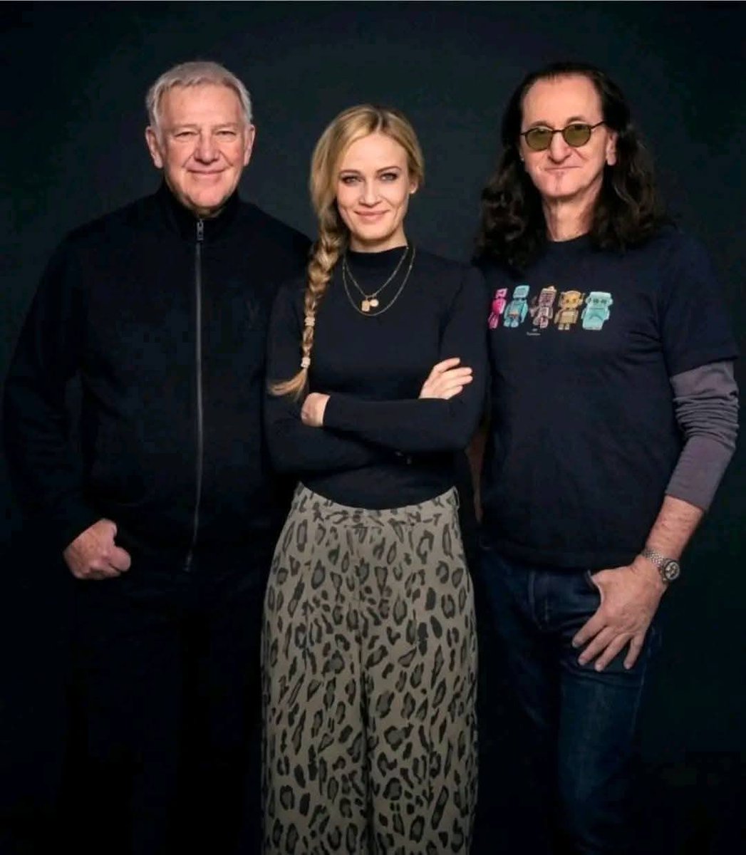SteveIsBack2112's tweet photo. Knowing That Rush will be playing in 1 week, MAKES ONE WEAK with anticipation! Happy LifesonDay #RushFamily #RockOn 🎈😎 #Rush50SomethingTour @vivien2112 @HumbleAnthem @TheSphereX @TheDuckLR @20th_Centurygal @rushtheband @RushFanCast @guitarhawg @GarlicRush @thekiaforum #Rush https://t.co/iiFAXpGWQh