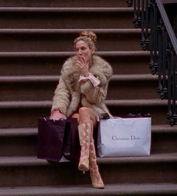 isaldr13's tweet photo. me sinto a carrie comprando o que eu não posso pagar https://t.co/ZDFpLh6iDz