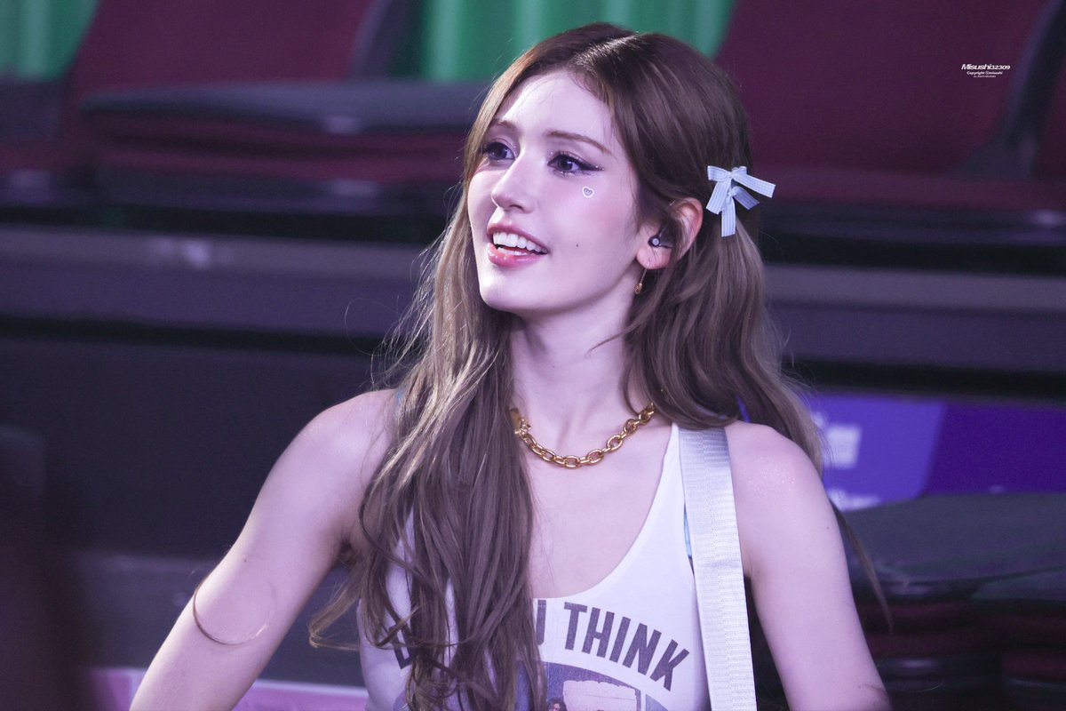 Misushi32309's tweet photo. 260531 IOI LOOP DAY3
HQ
💝🐈🐰
#소미 #전소미 #JEONSOMI  #SOMI
#IOI #아이오아이 https://t.co/QjMa7h9eGR