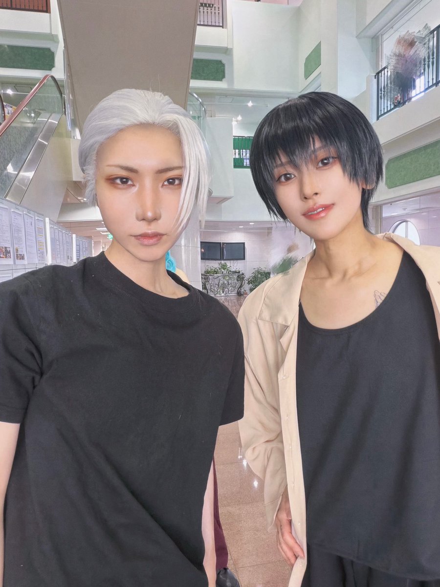 takuma05g's tweet photo. 旧JCC問題児3人やってきた〜！2人ともスタイル良くて最高に似合ってた！坂本ちゃんと撮影するの初めてだったけど素敵な2人と並べて役得〜！動画も撮ったから載せたい https://t.co/KEuSCQJe9s