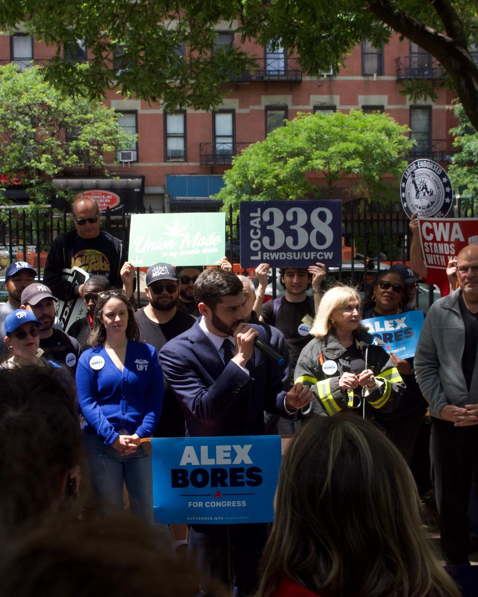 AlexBores's tweet photo. I will always stand with labor and I am so proud to have labor standing with me.

Our campaign is #UnionStrong. We're building a winning movement and together we'll fight to deliver results for working people in Congress. If you're with us, join the team and make a plan to vote: https://t.co/GvcWOgTWqK