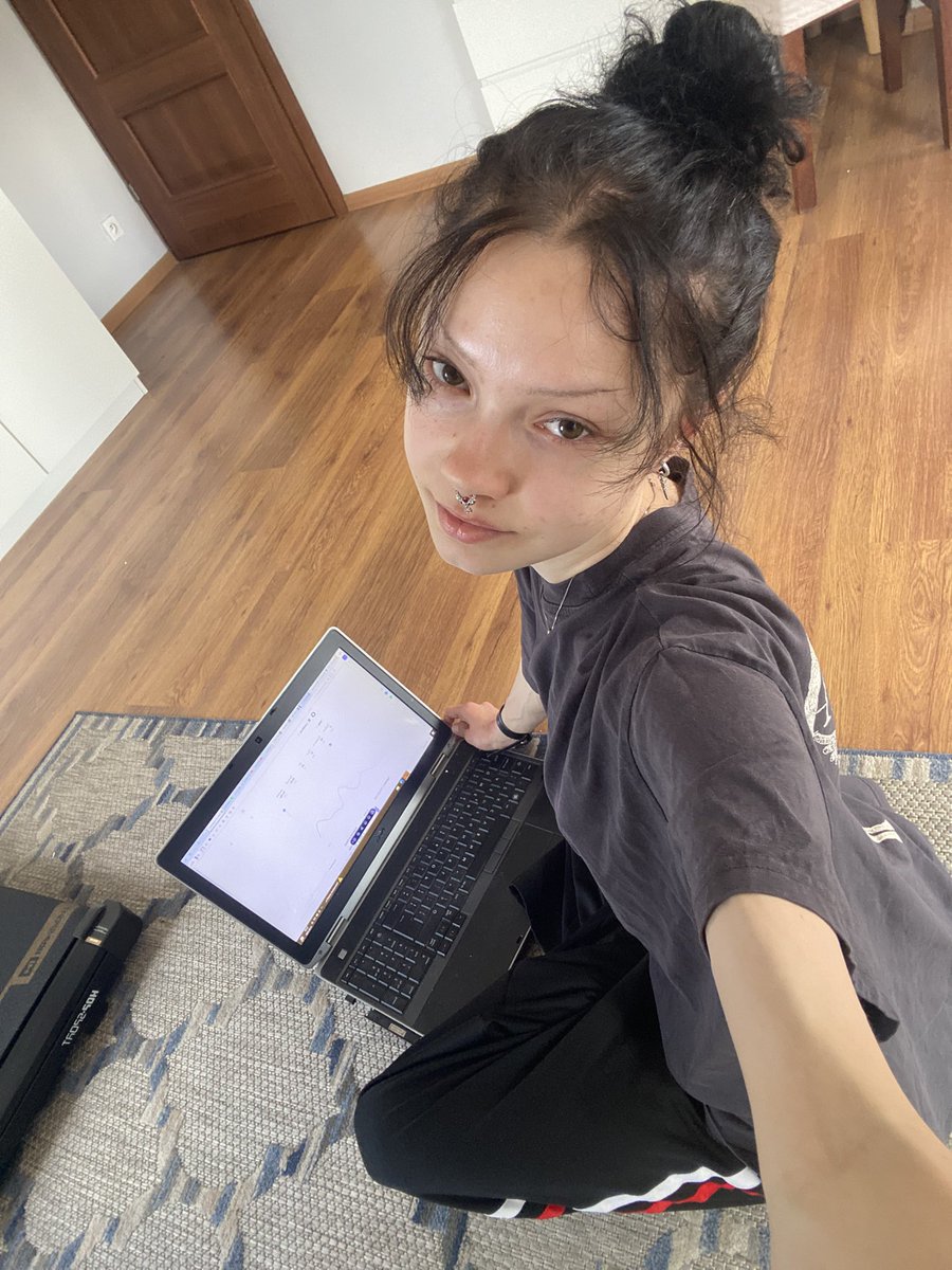 alicja tweet media
