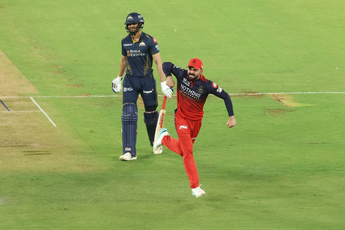 firebender007's tweet photo. He didn’t bowl. He didn’t take a catch.

Yet he’s barking like a dog. 🐕 

#RCBvsGT #GTvsIPL #IPLFinal #Kohli https://t.co/cFFo3PLq0h