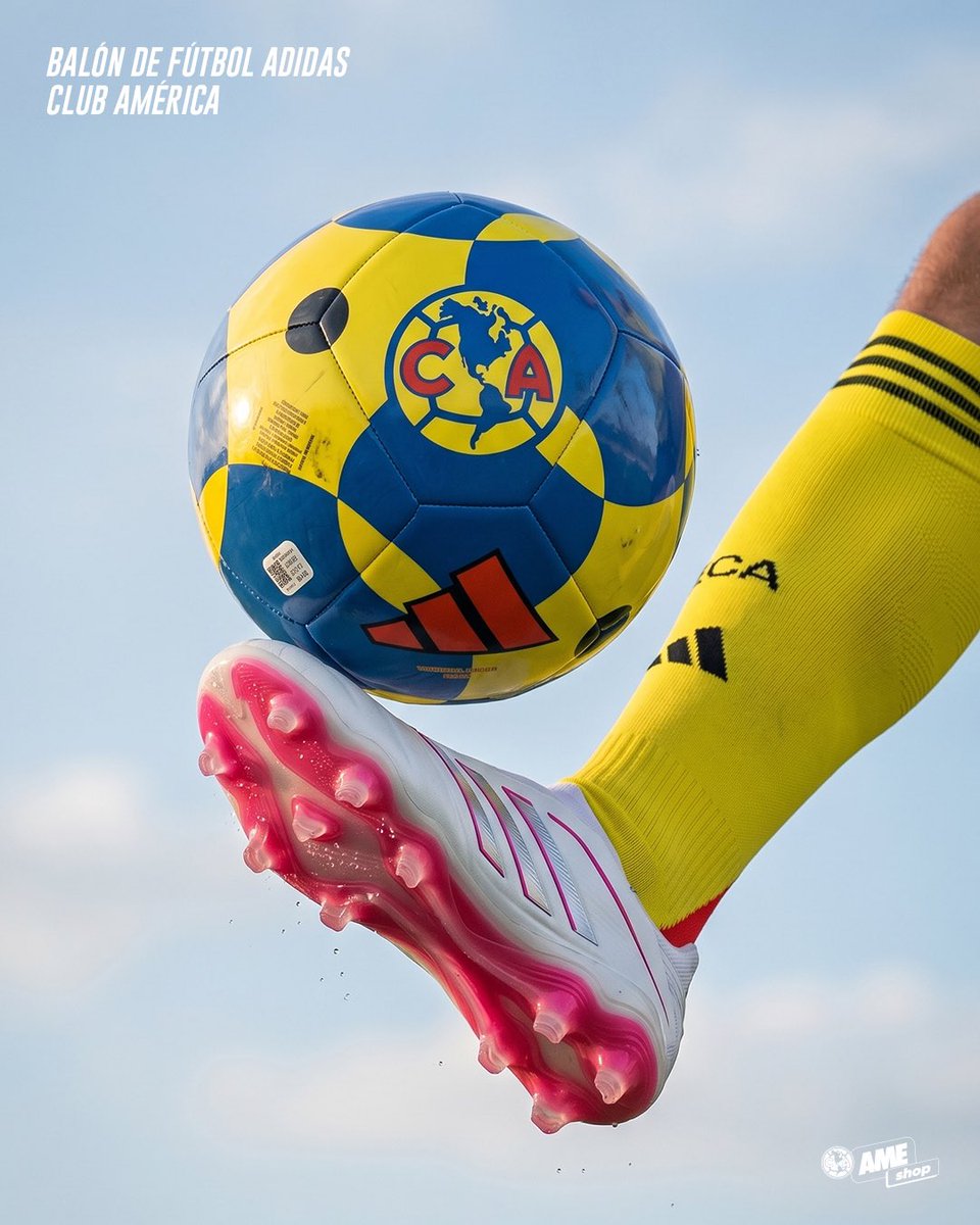 AmeShopMx's tweet photo. Lleva los colores azulcrema a cada rincón de la cancha. ⚽️

Consigue el balón adidas del Club América aquí https://t.co/98OsfCrVS5 🦅 https://t.co/WTkZsJEQb3