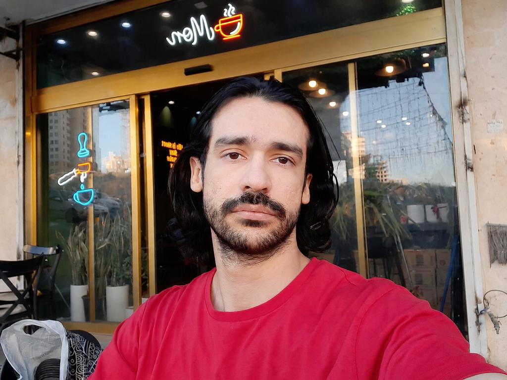 violet_neckbite's tweet photo. یادم رفته بود تو عکس چه شکلی‌ام https://t.co/uy8uEL9CED