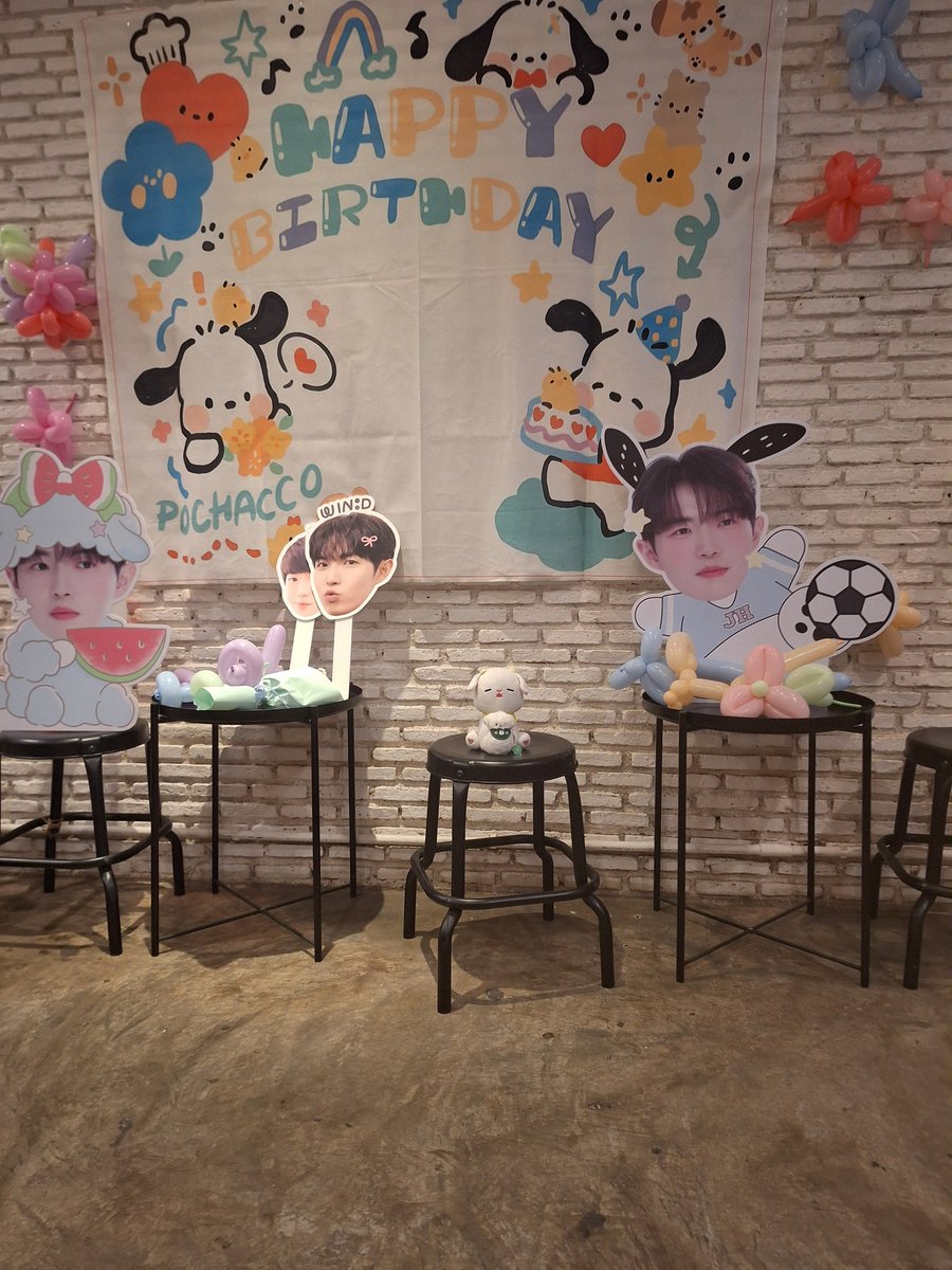 nut_kijtavon's tweet photo. Special Thanks🙏🏻⚽️
X-stand by #JWxDESIGN &amp; #รีวิวPrincessPrinting
Standee 25 cm by #รีวิวงานเบสแซดไอยี่สี่ &amp; @stickwithchuu
Standee 60 cm by #cmstmw &amp; #รีวิวPrincessPrinting
ป้ายถือ by #qiaoyue_rv &amp; #cmstmw &amp; @stickwithchuu https://t.co/rqeTrj8TaQ