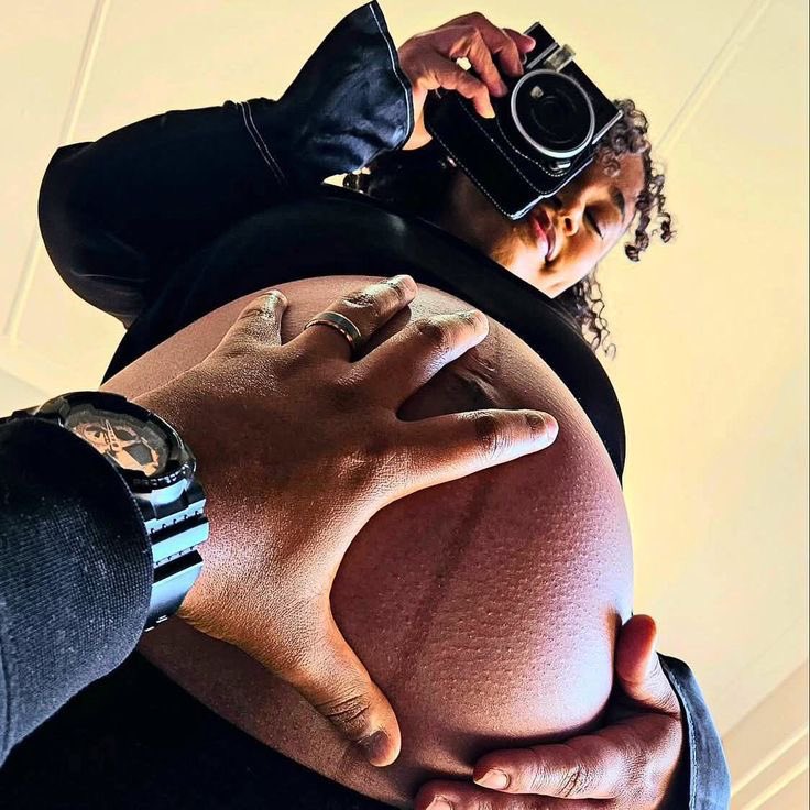 Jay30BG4eva's tweet photo. Beautiful Maternity pictures  🌌 https://t.co/MNf3pVAhOx