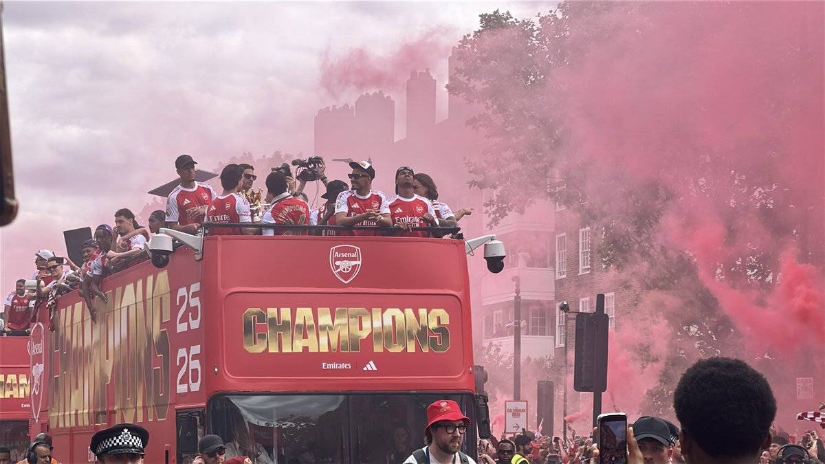 TPitty's tweet photo. Today was absolutely Mega. 

North London was very  🔴🔴🔴 https://t.co/G6Bi6E65PO