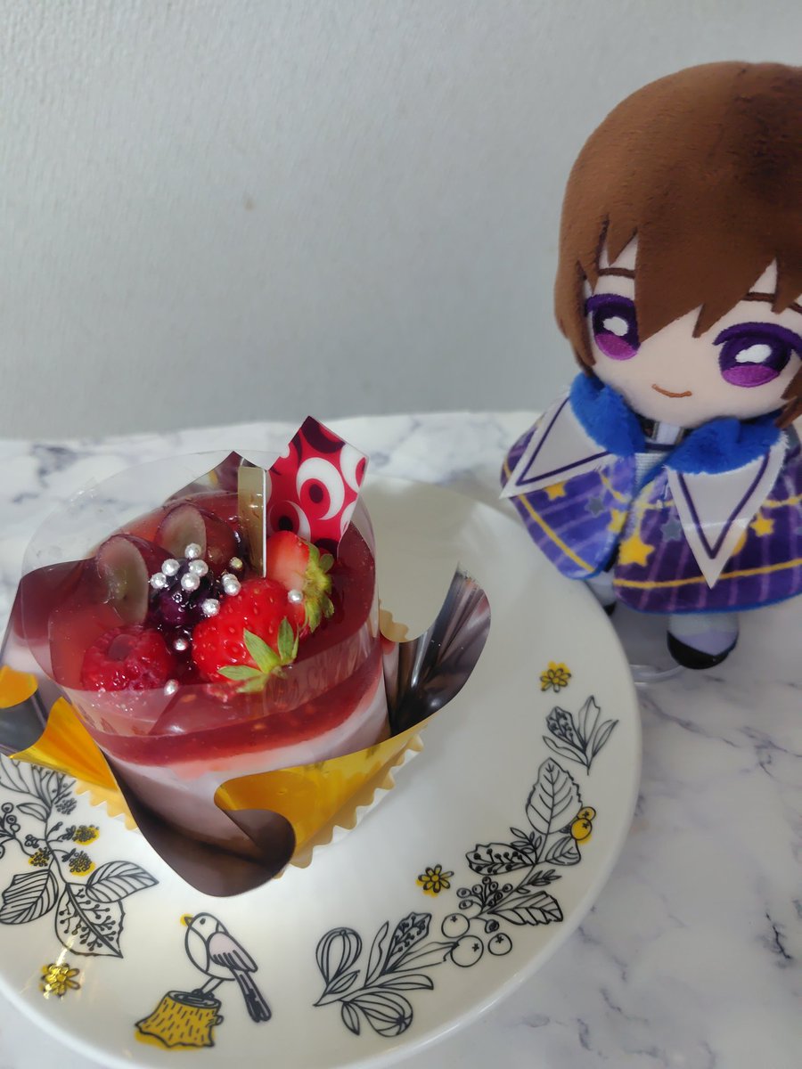 rui_m1's tweet photo. ハッピーバースデー私

ケーキでお祝い
withキラぬい https://t.co/acHFTi3mcL