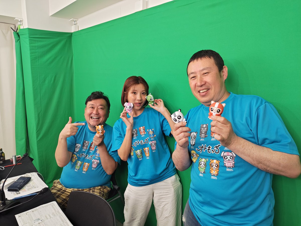 369_iceice's tweet photo. ご視聴ありがとう御座いました🙇
貢さんおめでとうございます😊
#オートレース
#ムーンライトチャンピオンカップ
#伊勢崎オートレース場
#最終日
#おともっち
#優勝戦
#31日
#葉月あや
#グランジ大
#石田智之
X @369_iceice
insta ishidaya369
#牛すじ煮込み
#BASE
#通販
#石田家
#ISHIDA-YA
#大塚駅 https://t.co/of932wlVtp