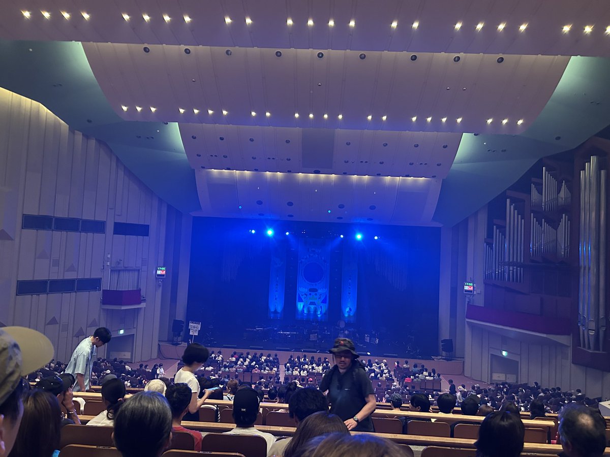 グミ tweet media
