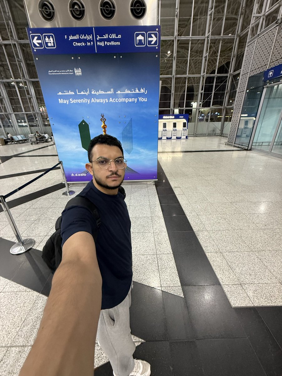 m_hamedkh's tweet photo. الحمدُلله
الواحد كان بيشتغل ومن أحلامه يشوف شغله على يافطة كبيرة في الشارع مثلاً، كارت مطبوع

ربنا كرمني وابقا مسافر فا أعدي على مطار جدة أشوف حاجات من شغلي في المطار بعدها أوصل مطار المدينة المنورة الاقي شغلي موجود فيه كمان في كل مكان

الحمدُلله رب العالمين https://t.co/3YZfTN2uar