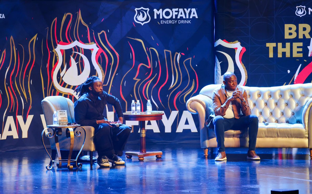 MoneyCapitalPod's tweet photo. At DJ Sbu's #BrickByBrick book launch, #Afrirent Chairman Senzo Tsabedze announced a R1 MILLION investment for an entrepreneur with a bankable, scalable business idea.
A major boost for South Africa's next generation of entrepreneurs.

#MoneyCapitalPod #BusinessLeadership https://t.co/77loPxpf0X