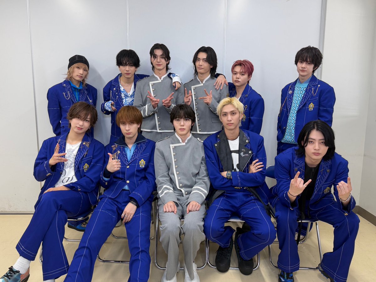 sobodesuyo's tweet photo. ヤンキードラゴンさん（怖くないよ）に囲まれた生徒会の光咲さんや https://t.co/eGs5LQ74Qv