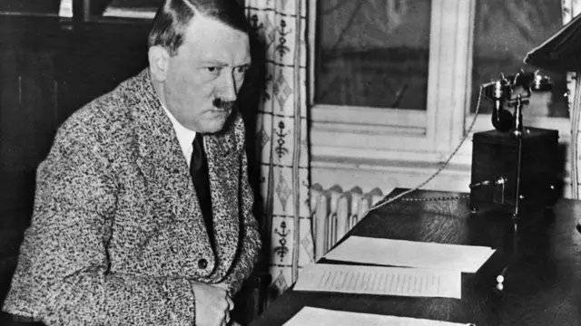 Adolf Hipster tweet media