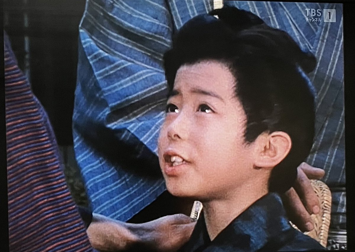 maya_igarashi's tweet photo. 水戸黄門　第一部
#25 「旅烏の子守唄」
脚本：津田幸夫
監督：山内鉄也

ゲスト：渡哲也 28歳
渡世人弥之吉（渡哲也）を慕う勘太役、これ真田広之じゃないだろうか？！顔が絶対そうだわと耳の形で検証、ほぼ間違いないと思う
真田さん9歳！子役時代は下沢広之、福本清三さんもヒロくんと呼んでいた https://t.co/OdSBL8ChfA