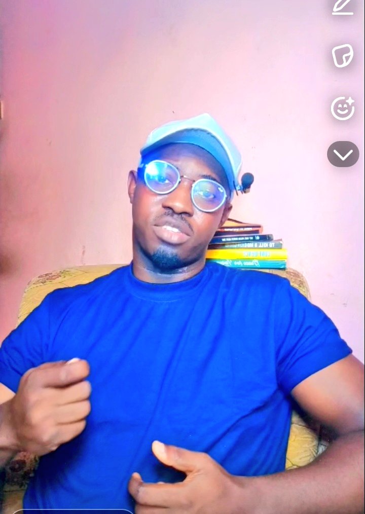 pauleniayejuni's tweet photo. I'm very sure President Tinubu and his supporters would be shocked at what is going on in the country after they assuredly said he built Lagos, he can also build Nigeria. Governance and managing heterogeneous country like Nigeria isn't Baba isalé and Tribal/ Ethnic discussion. https://t.co/sQNrIHFLR7