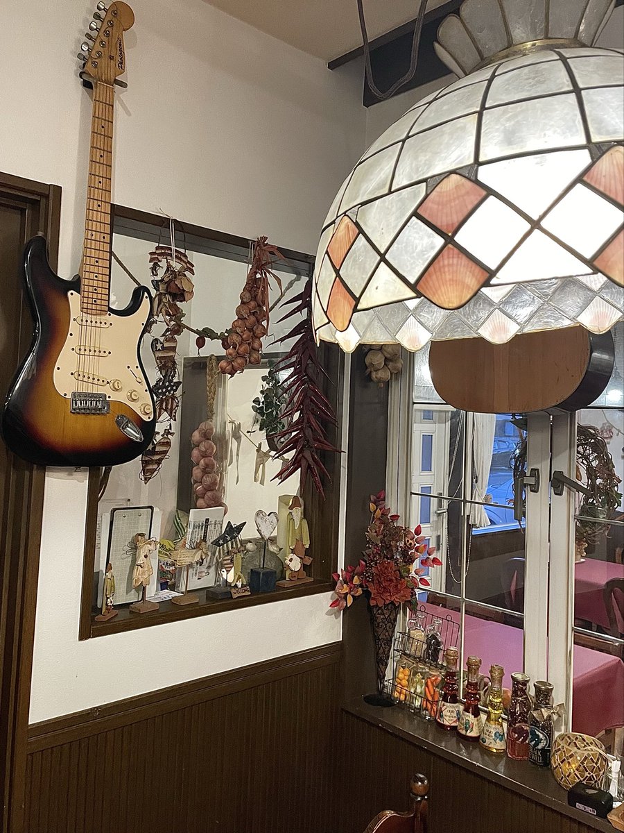 GaroTsu's tweet photo. 兄と行く約束をしていた店へやっと行けた今日は兄の命日　
連れ出してくれてありがとう友よ https://t.co/MuKWcZjxey