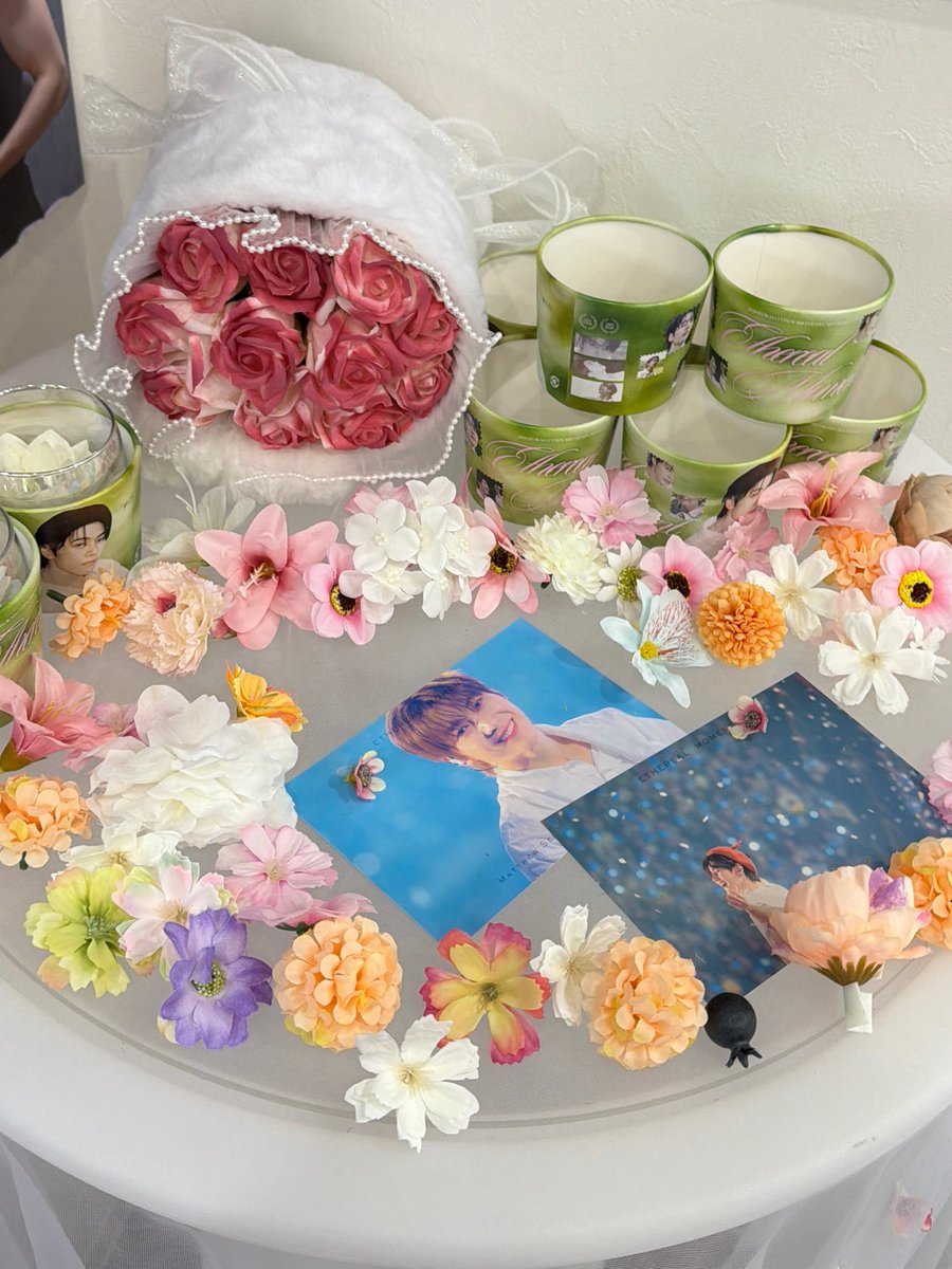 machus2_'s tweet photo. @matt_0528_0710 ニム🍀🪽
お花に囲まれたメテュで素敵空間だった〜💐
ラキドロ引いてスローガン当たった嬉しい>  ̫<♩
#EHEREAL_MOMENT #夢幻刻 https://t.co/gN6fQ9mgmY