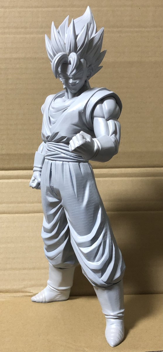 OPTIMUS6666's tweet photo. グランディスタ　ベジットをパテで初カスタムしてみました。
後、エアブラシが壊れて塗れないので、サフ塗ってとりあえず終了。
いつか塗ります。 https://t.co/bdQ7SFUBQV