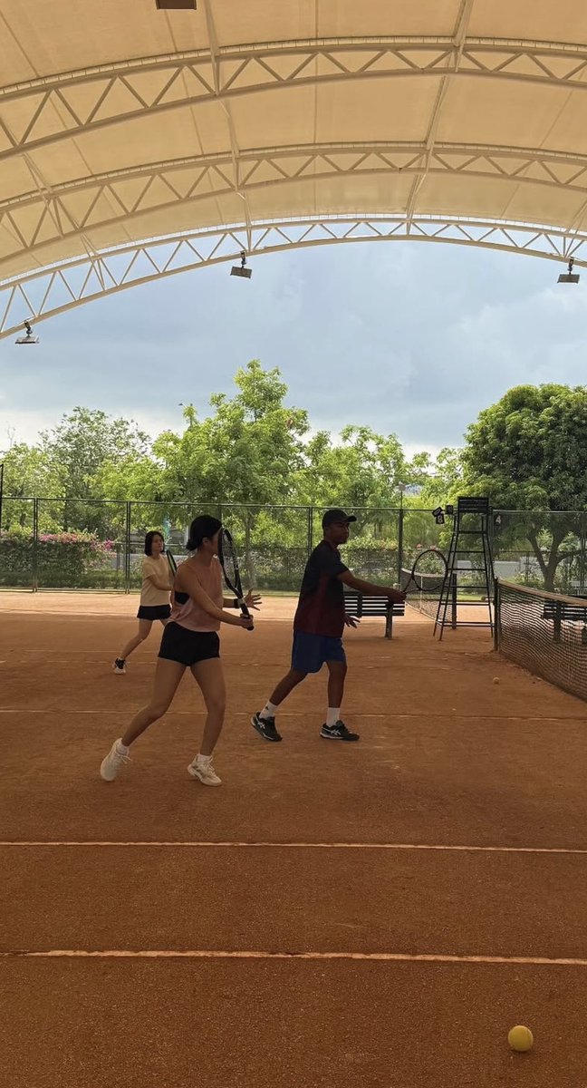clawdynix's tweet photo. Imagine spreading hate while she’s busy perfecting her backhand. The noise clearly isn’t loud enough to interrupt her tennis game. 🎾💁🏻‍♀️

Enjoy kalang jan katreng! https://t.co/TI97jcv6XL