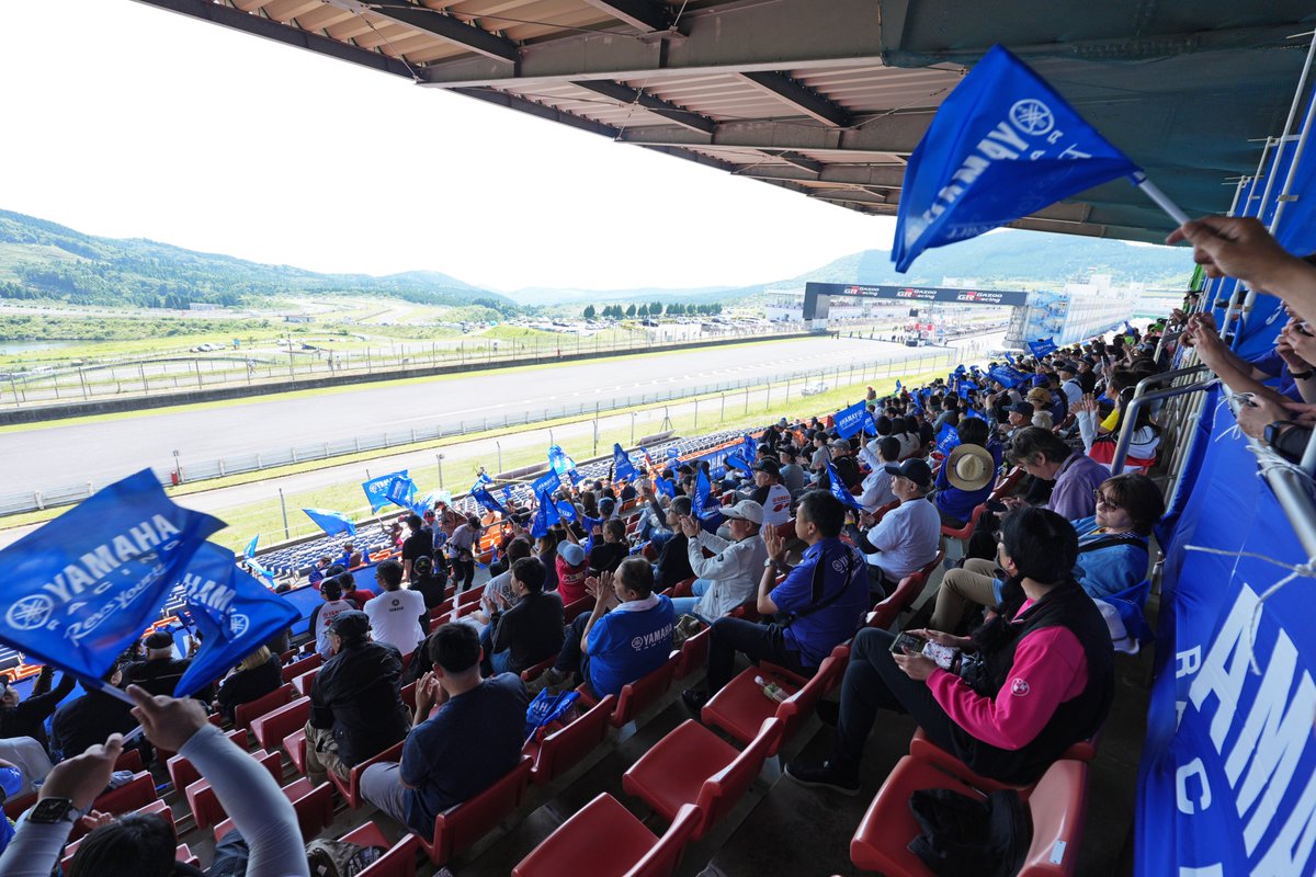 yamaha_race's tweet photo. 🇯🇵━━━━━━━━━━━━━━━
#全日本ロードレース Rd.3 オートポリス
━━━━━━━━━━━━━━━🏁
🎙️中須賀選手コメント

悔しくも地元大会、両レースともポールポジションからのスタートでしたが、2レースとも2位で終わってしまいました。

でも収穫🌾もたくさんあって。諦めない結果、なんとか2位🥈をもぎ取ったっていう形だったので、内容的には持っている力💪を出せたのかなと思ってます。

ここ九州ではたくさんの応援のおかげで、きつい時もしっかり踏ん張り切ることができましたし、2位のおかげで次につながるレースにできたので、次は🌻サマーブレイクを挟んでのもてぎ大会となりますが、🔥暑いもてぎでもしっかりいい勝負ができるように準備をして戦っていきたいと思ってます。皆さん引き続き、熱い声援📣よろしくお願いします。

本当に今日は、ありがとうございました。
#YamahaFactoryRacing #YZFR1 #R1 #YAMAHA
#中須賀ラストイヤー