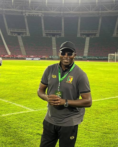 MubembaD's tweet photo. Football Féminin : Le technicien camerounais Joseph Briand Ndoko sera le nouvel entraîneur principal et manager général du FCF Mazembe . Ancien sélectionneur des Lionnes Indomptables U17, il a posé ses valises à Lubumbashi cette semaine pour parapher son contrat. https://t.co/chiztZ4IFS