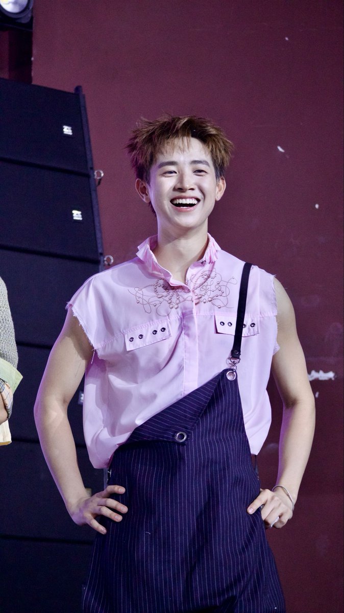 thaoherb98's tweet photo. [05.04.26] 
CONGB - The 1st fanmeeting in HCM 
I just hope Tinh Hà Say Hi gives CONGB more opportunities to shine, because we all know he can absolutely own the stage. 
#CONGB
#TinhHaSayHi
#fyp #CONGBTinhHaSayHi https://t.co/cT4Qg4htMV