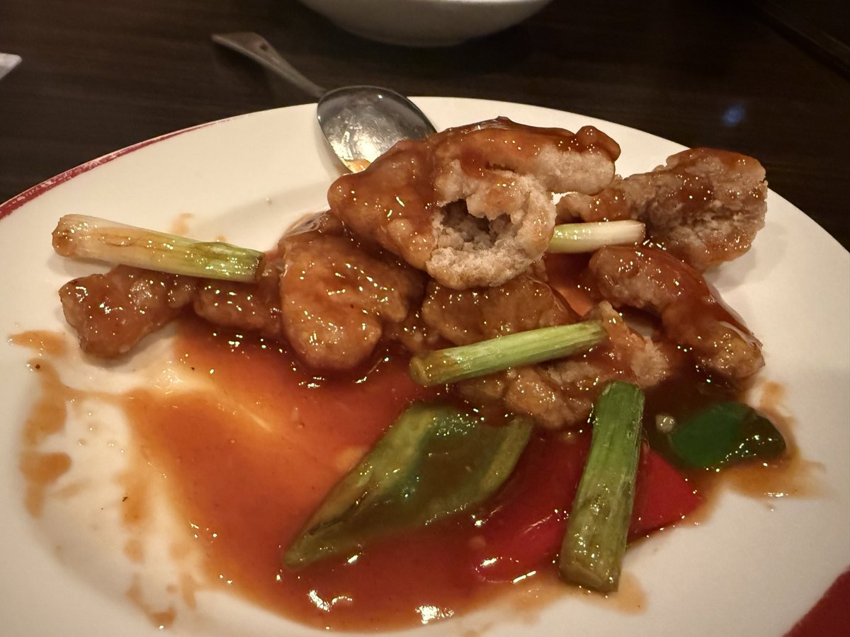 Splendeur_ginza's tweet photo. ミルクくるみ担々麺
黒酢酢豚
うーまーい！さ https://t.co/ywHL0VWNw7
