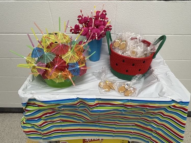 BellaireES's tweet photo. The 1st Grade Team wrapped up the school year by treating our staff to a Summer-themed Woot-Woot Wagon! 

We wish all students and staff a safe, fun, and relaxing summer break. Enjoy every moment of your well-deserved vacation! ☀️🏖️❤️🖤 https://t.co/xCIBhpPOYU