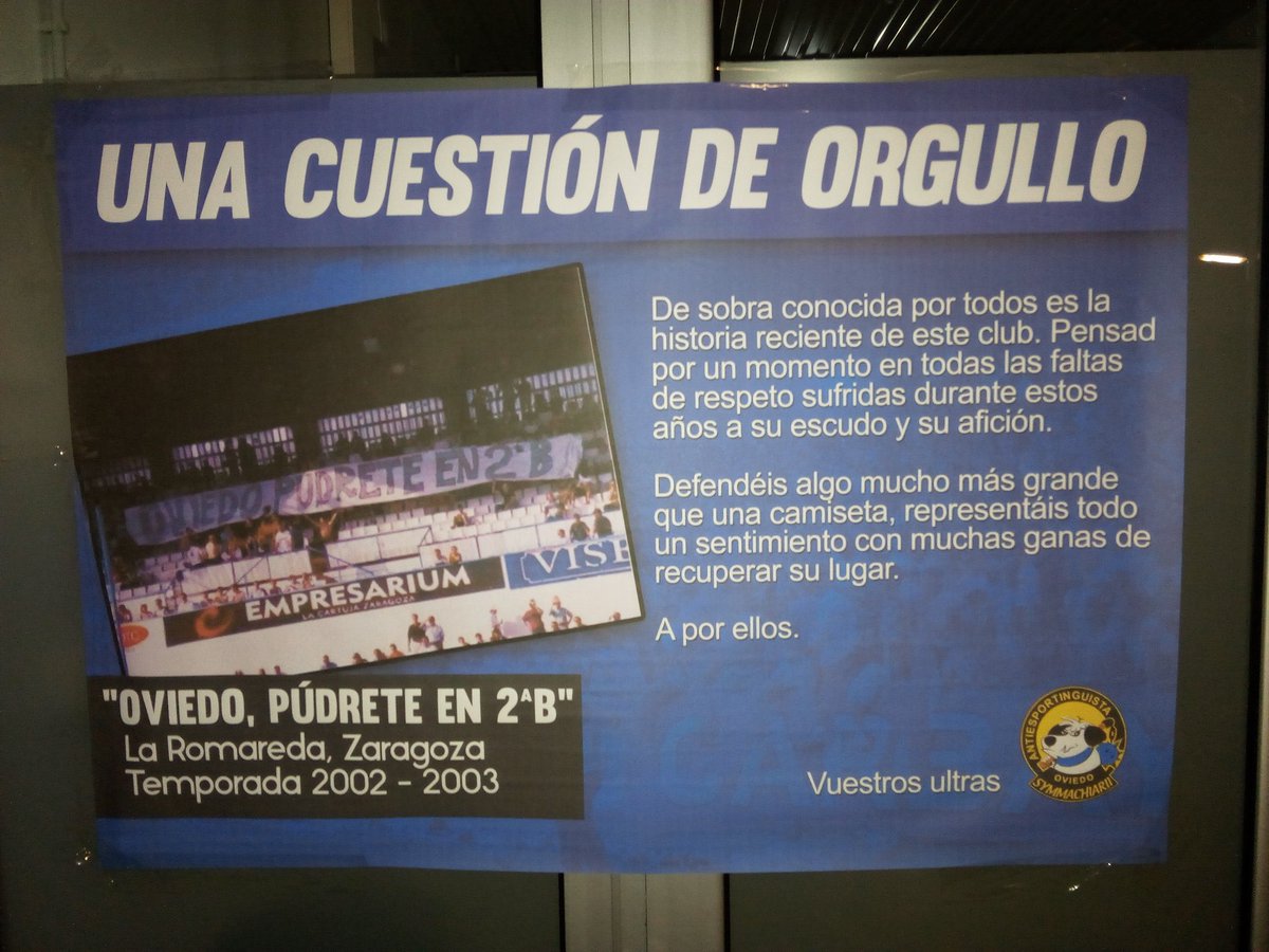 UltrasPresent's tweet photo. En la temporada 2002-2003, Ligallo Fondo Norte 🔵⚪️ sacó una pancarta: 

“OVIEDO, PÚDRETE EN 2B”

Más de 20 años despues, Symmachiarii 🔵⚪️ les ha devuelto el mensaje:

“LIGALLO, PÚDRETE EN 1ª RFEF” 

Real Oviedo Vetusta - CD Coria. 
#PlayoffAPrimeraRFEF https://t.co/e9qcuBmyMu