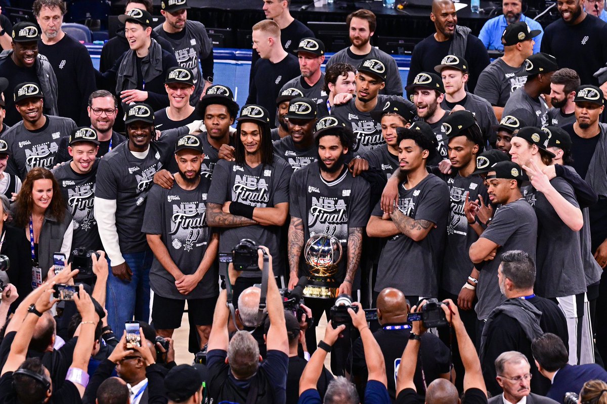 ZachNBA_'s tweet photo. I still don’t think people have comprehended what the Spurs did last night

In their first playoff run with one of the youngest rotations in the league they beat the reigning champions in a Game 7 on the road to advance to the NBA Finals

I am in disbelief. WCF Champs 🏆 https://t.co/dSSsrwnOc7