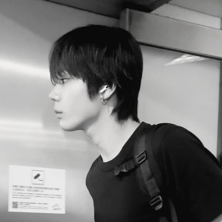 wooberries's tweet photo. that night, on the drive home.

— ohyul few tweets au written by cryingwoopy. https://t.co/3d0huV3swN