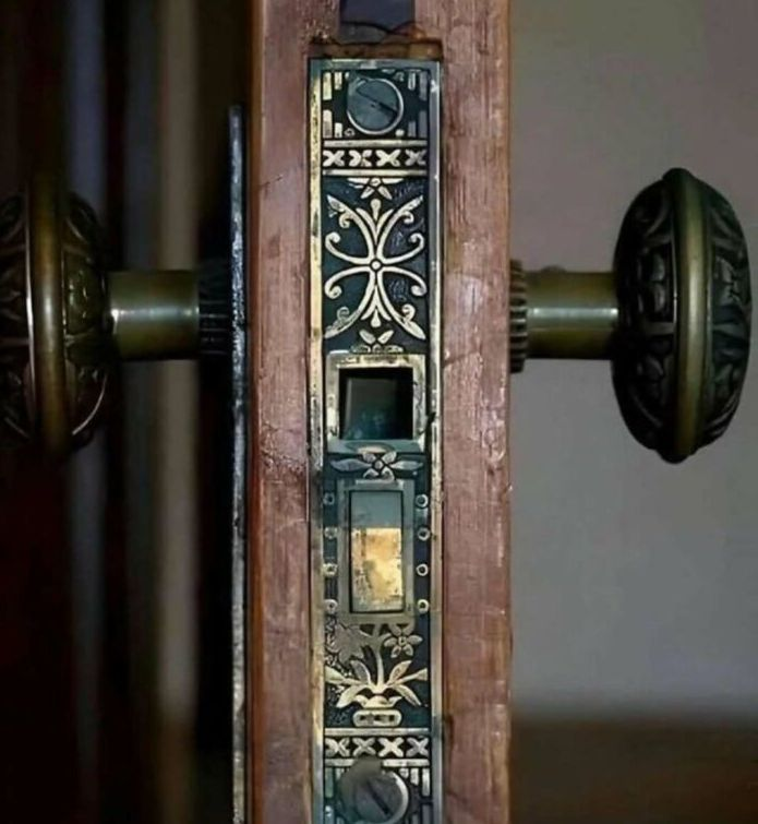 LeoDaVinciWave's tweet photo. A time when even ordinary things carried elegance. https://t.co/UAET3F3F5Z