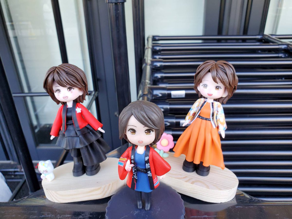 tomy0211's tweet photo. 昨日と今日はSGC HALL ARIAKEで『伊藤蘭コンサートツアー2026 DANCE ON!  LOVE ON!』のコンサートに行ってましたぁ～👍

私の蘭さん💝フィギュアと同じフィギュアを作っていたかのんさんと3体でキャンディーズショットを撮りましたぁ～❤

#伊藤蘭
#蘭さんフィギュア
#キャンディーズ
#ranito_official https://t.co/1qqFfLCGrj