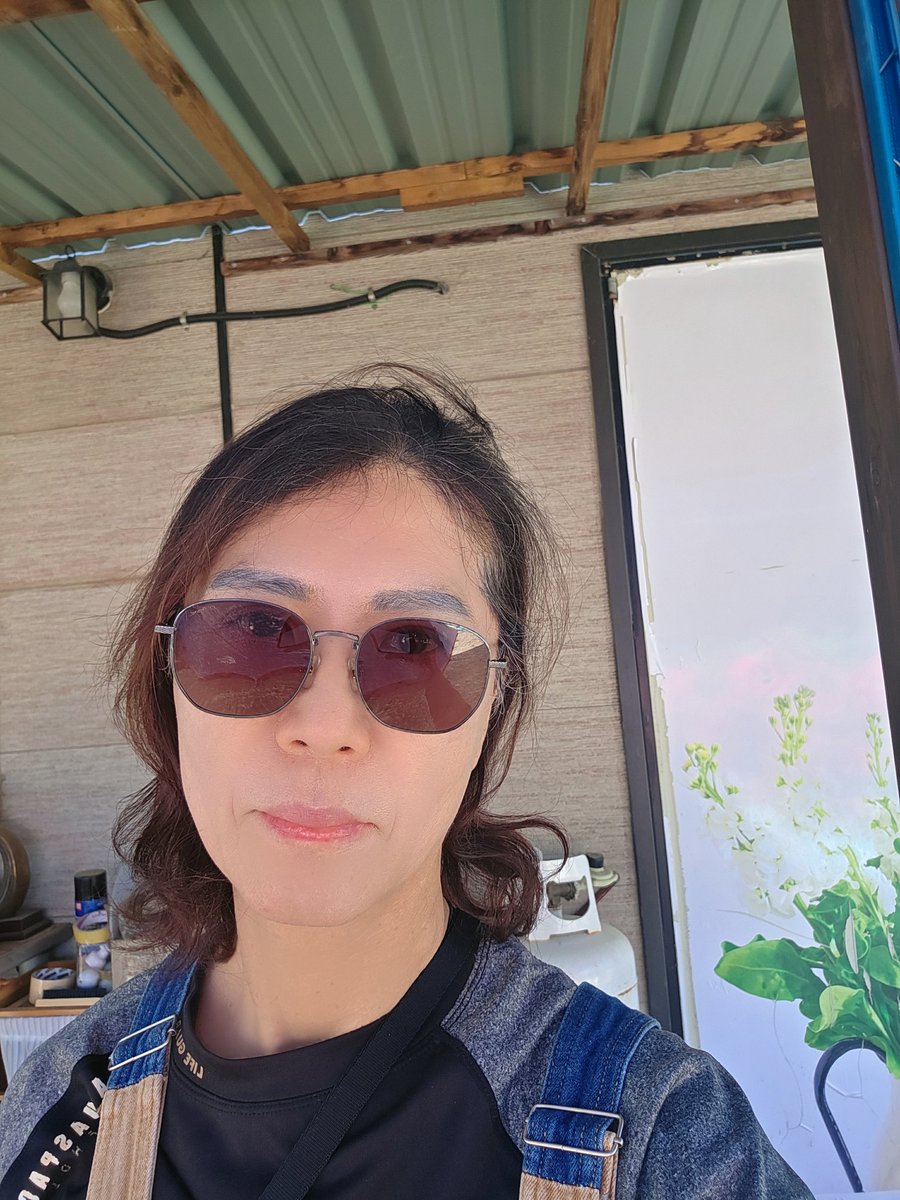 ppk_ik's tweet photo. 머리 묶은것 풀어봄 https://t.co/2WZpiEgeGh