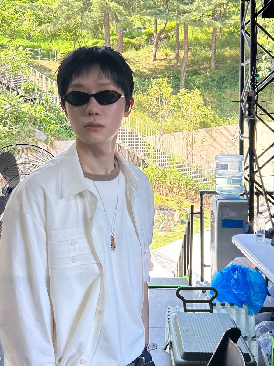 hyuzzi09's tweet photo. 하현상♡여름페벌♡자연광존나뽀얗고매끈한피부 https://t.co/YcMd8q13dU