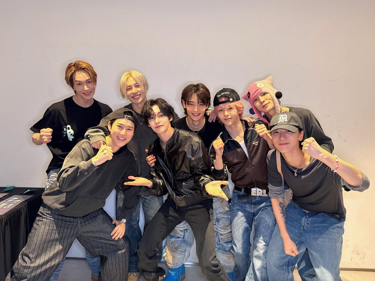 SHINee tweet media