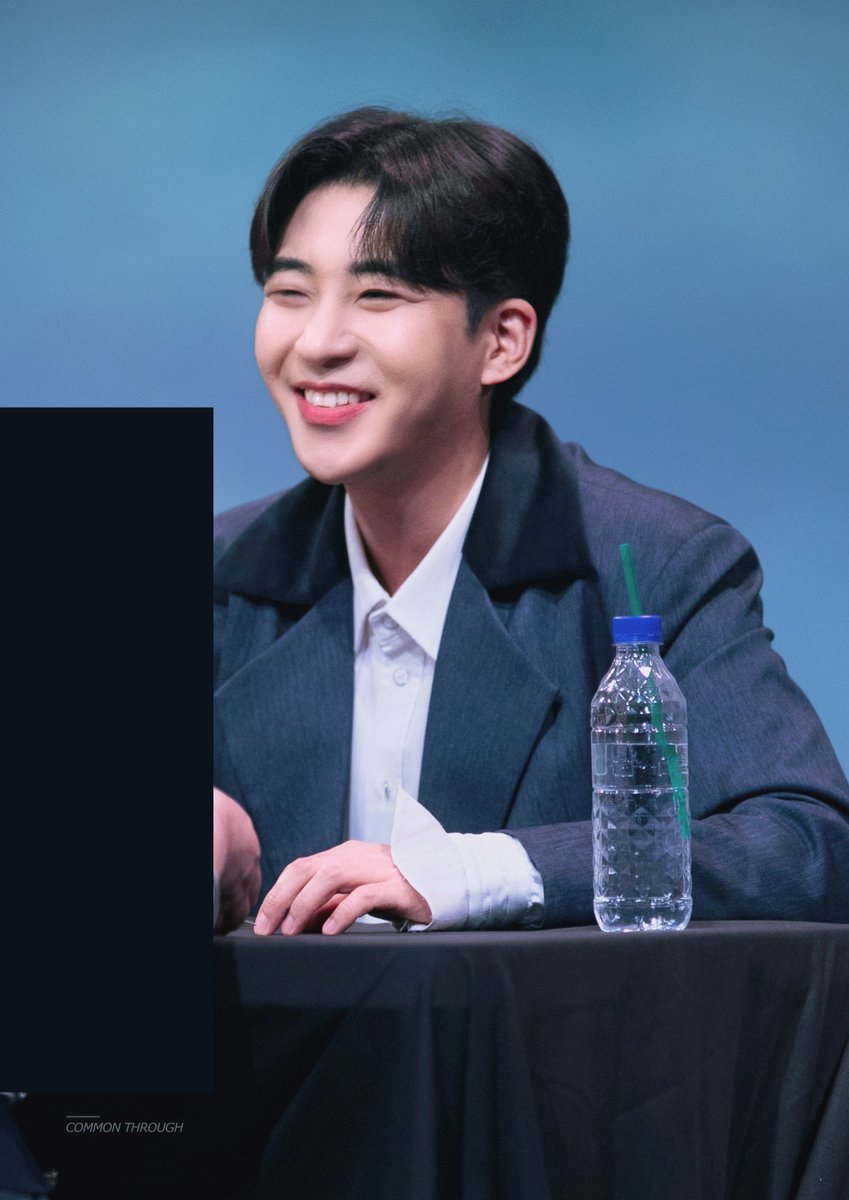 cmon_through_'s tweet photo. 260524 너를위한글자 싸인회

기여워서 깨꼬닥

#박좌헌 도미니코
#너를위한글자 https://t.co/f0CwzGqEbY