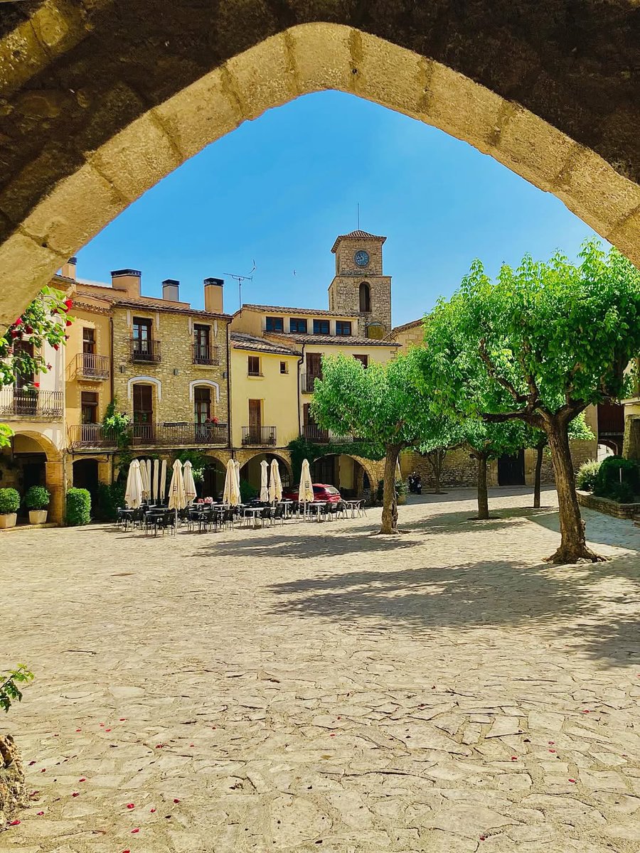 Anoia_Turisme's tweet photo. Gràcies a totes les persones que compartiu racons de l’Anoia amb el hashtag #anoiaturisme 💙

Paisatges, pobles amb encant, patrimoni i natura vistos a través dels vostres ulls ✨👇

📷 @jaumemore
📷 @decomarcaencomarca
📷 @raycountry
📷 @tremp1972 https://t.co/qZuyH7SVjb